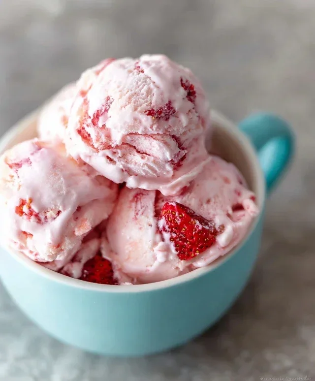 Homemade Strawberry Ice Cream